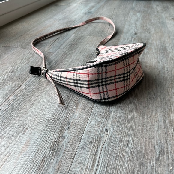 New pink mock ‘Burberry’ print little purse for child/youth. - Picture 6 of 10